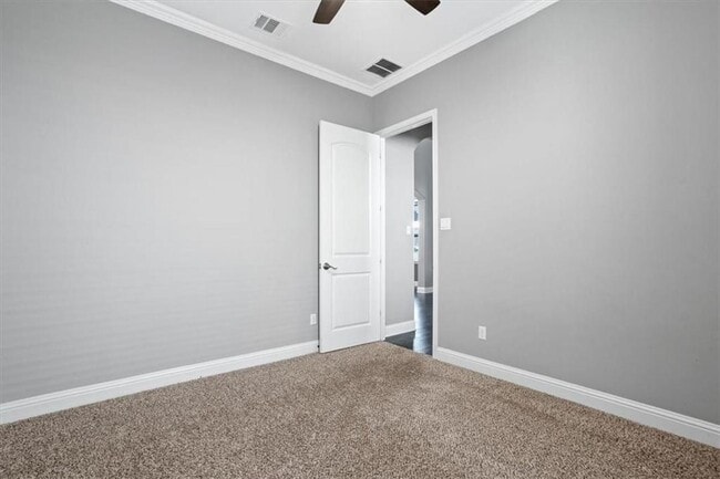 Building Photo - 409 Spanish Mustang Dr