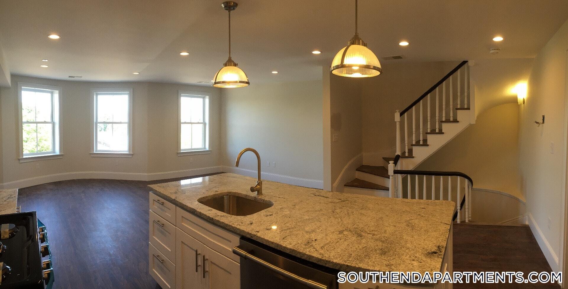 Building Photo - 1902 Washington St