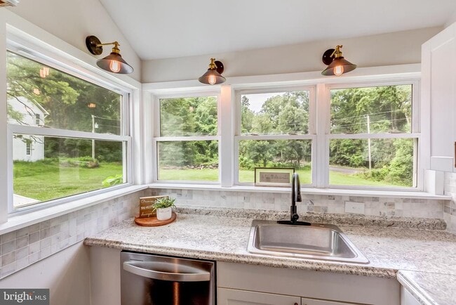 Building Photo - 24436 Lenah Rd