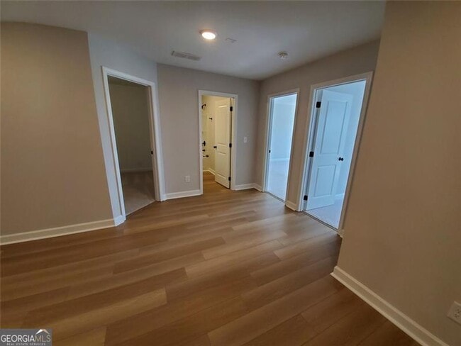 Building Photo - 1704 Pardee Dr