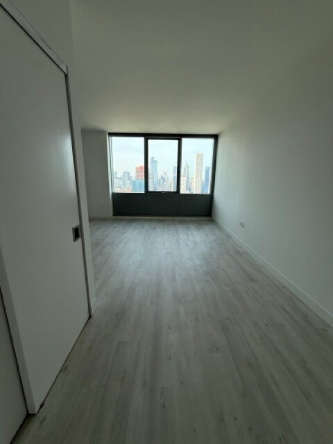 Building Photo - 150 W Superior St