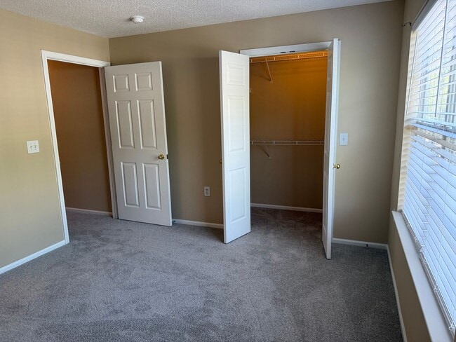 Building Photo - Spacious 2B/2B Renovated Condo - The Reserve in Bluffton - No July Rent!!