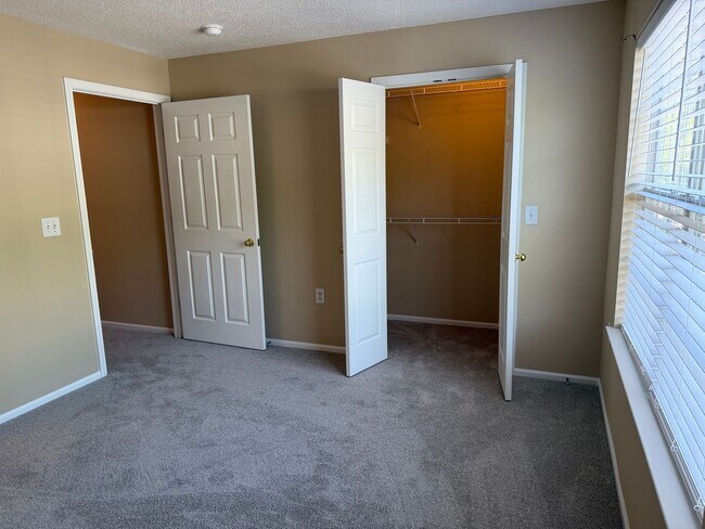 Building Photo - Two bedroom two bath second floor unit