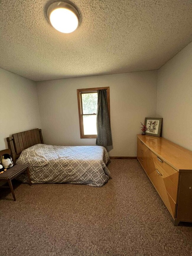 Building Photo - COMING SOON: MOVE IN SPECIAL: HALF OFF FIR...