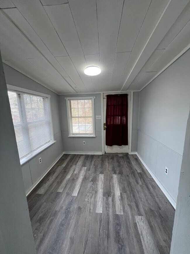 Building Photo - Single Family Home in the City of Reading - 3 Private Bedrooms