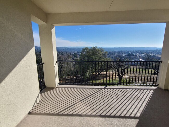 Building Photo - BEAUTIFUL BRAND NEW "NEXT-GEN" HOME W/ SOLAR & SIERRA VIEWS!!