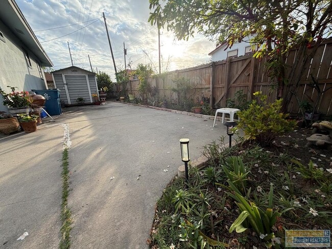 Building Photo - 121 E Madison St