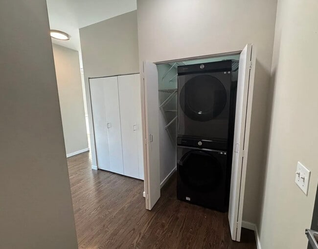 Building Photo - 1845 S Michigan Ave