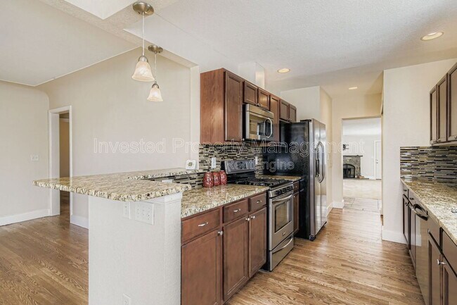 Building Photo - 2400 Pontiac St