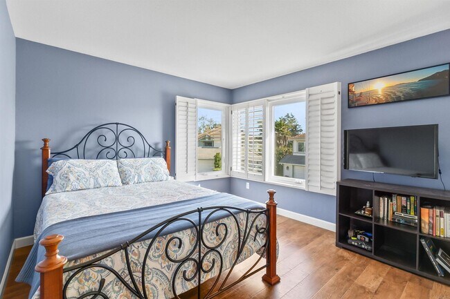 Building Photo - Immaculate 3 Bed, 2.5 Bath in Laguna Shores, Carlsbad!