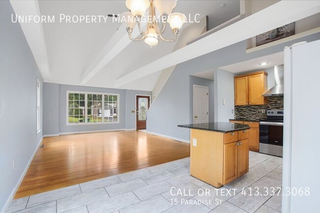 Building Photo - 15 Paradise St