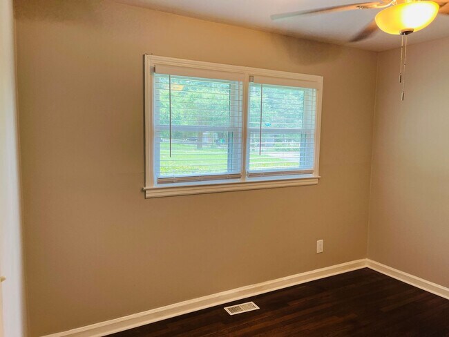 Building Photo - 4531 Wesley Dr