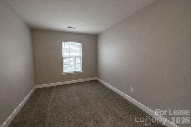 Building Photo - 121 Walnut Cove Dr