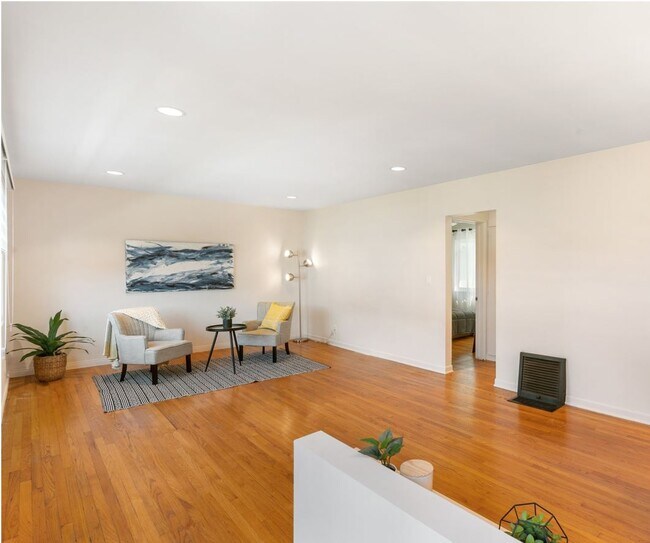 Spacious Living Room - 7924 Airport Blvd
