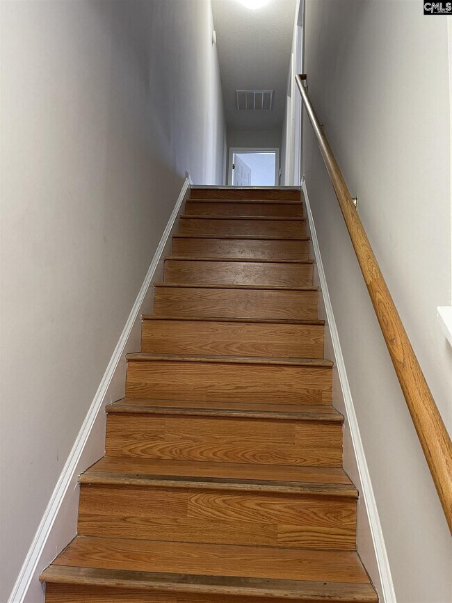 Building Photo - 553 Summit Terrace Ct