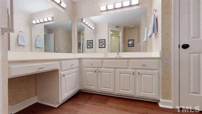 Building Photo - 329 Glen Echo Ln