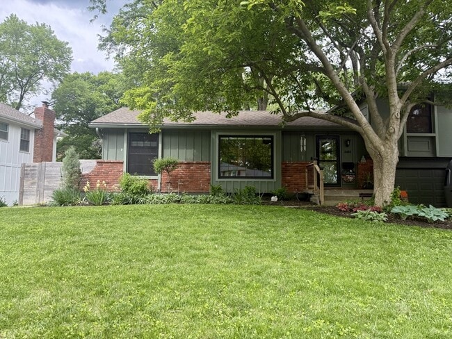 Building Photo - 9409 Sturgeon St