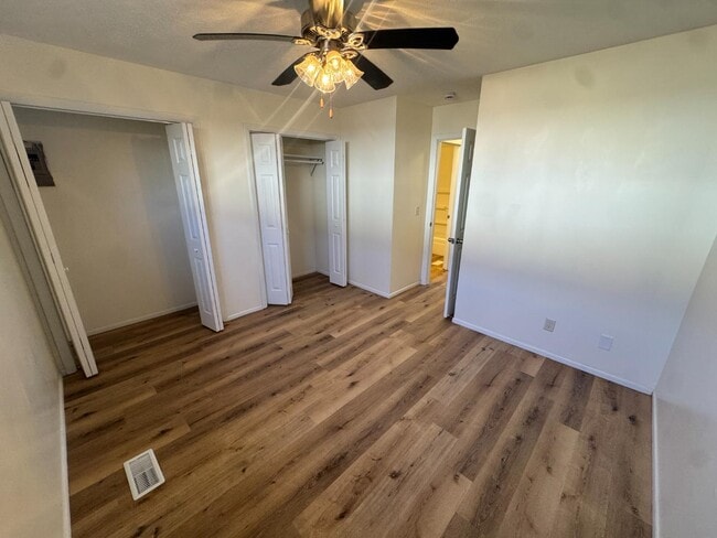 Building Photo - 208 Lindell Dr