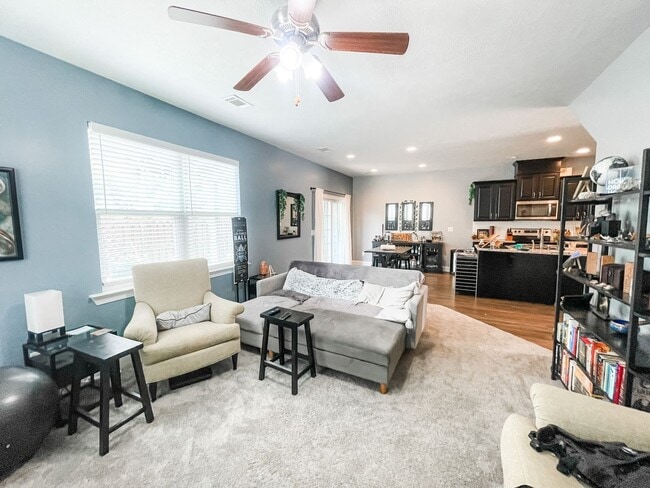 Building Photo - 3 bedroom/2.5 bathroom townhome close to Ft. Gordon!