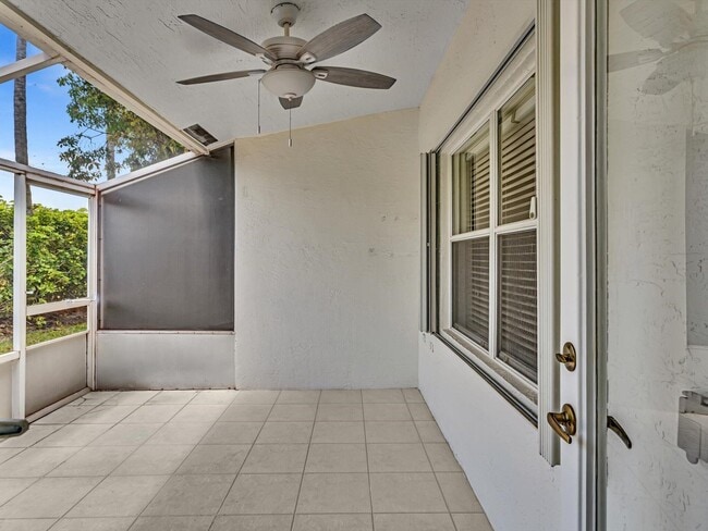 Building Photo - 6094 Lake Hibiscus Dr