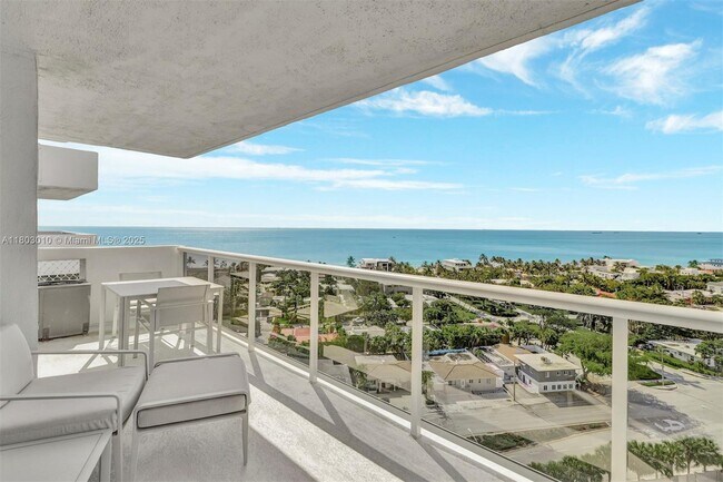 Building Photo - 2715 N Ocean Blvd