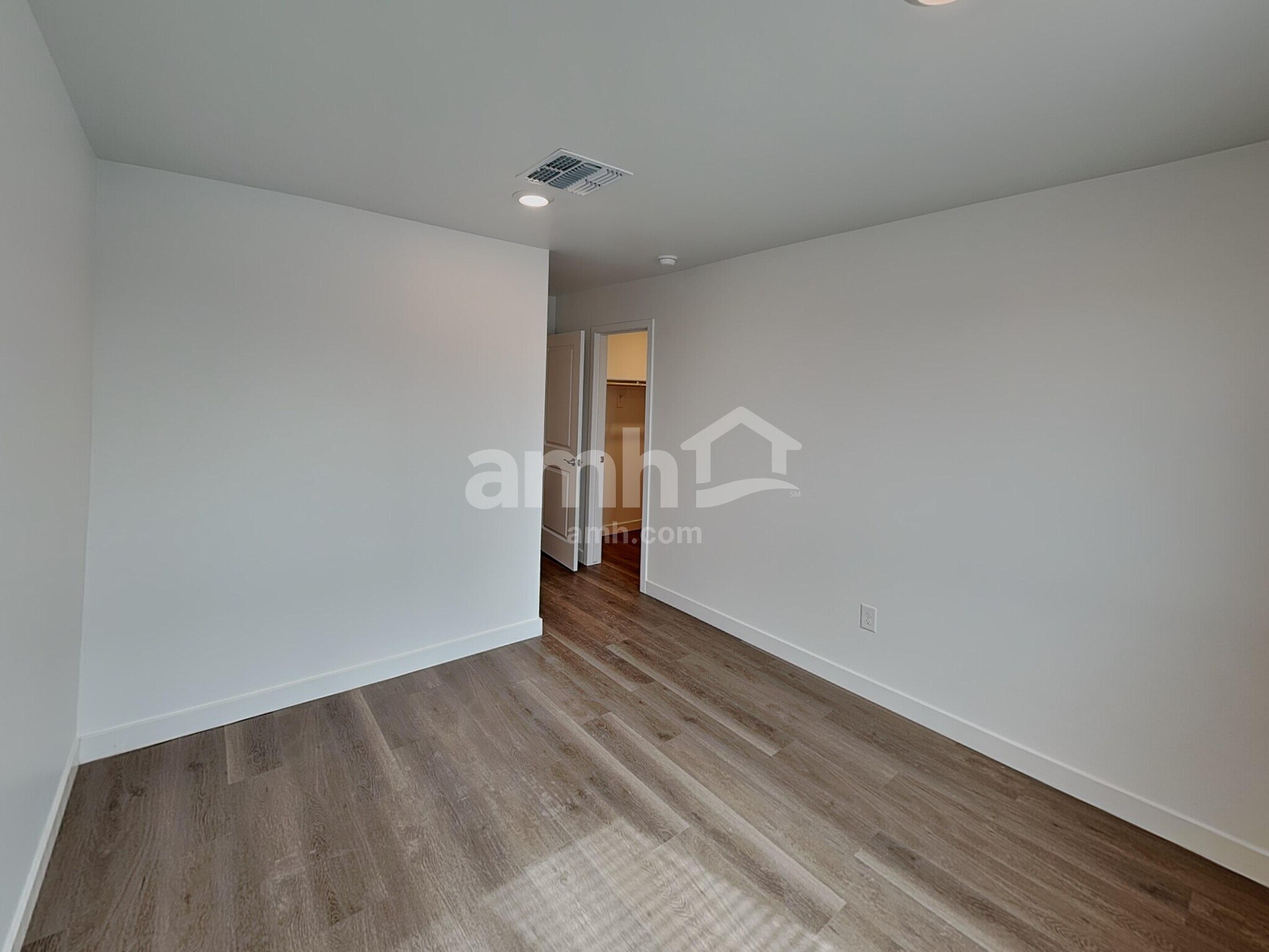 Building Photo - 9642 N Avenida Torcal