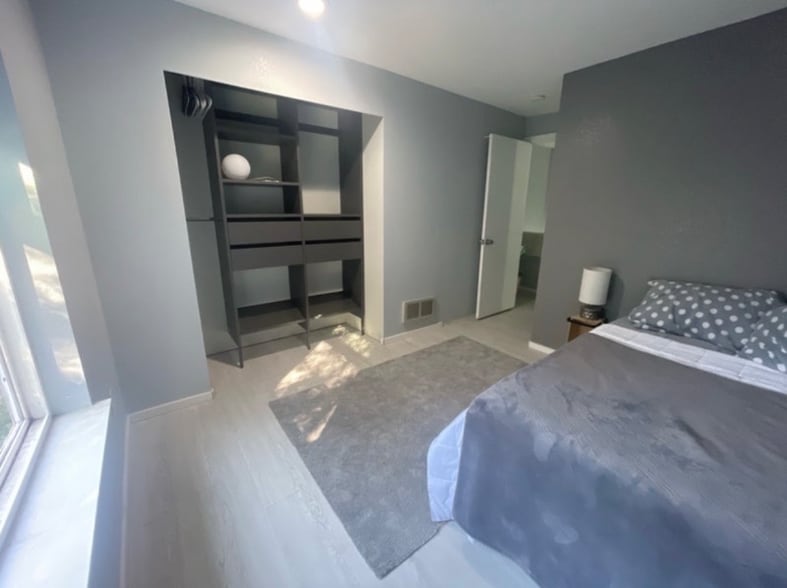 Building Photo - 23960 58th Ct S