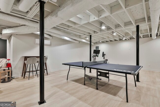 Building Photo - 115 Rolling Green