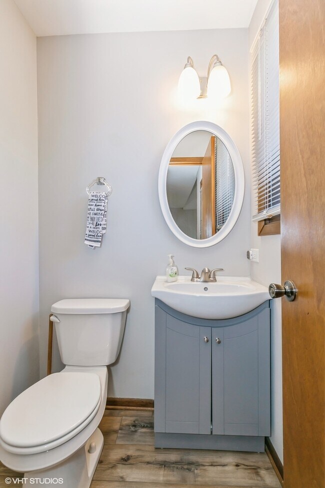 Building Photo - 14748 Sprucecreek Ln