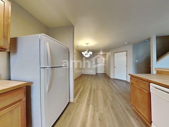 Building Photo - 9523 187 St E