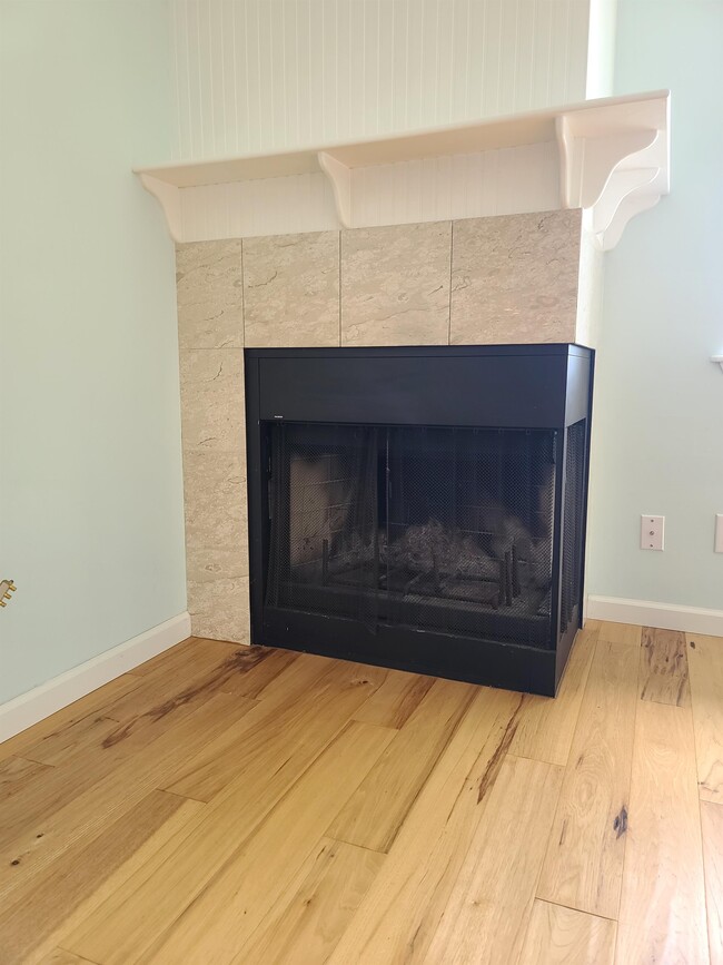 Building Photo - 1728 Edwards Dr