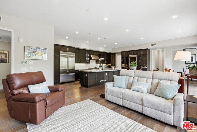Building Photo - 12775 Bluff Creek Dr