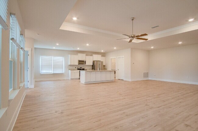 Building Photo - Deer Run 4-Bedroom Rental with 3-Car Garag...