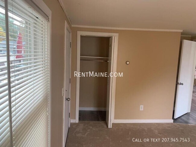 Building Photo - 11 Stillwater Ave