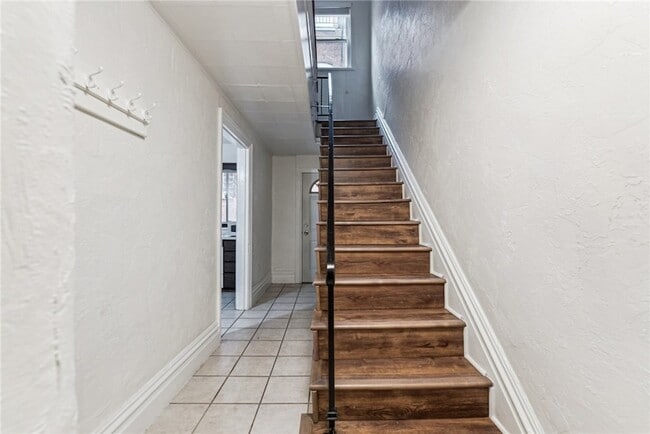 Building Photo - 4106 Garden Way