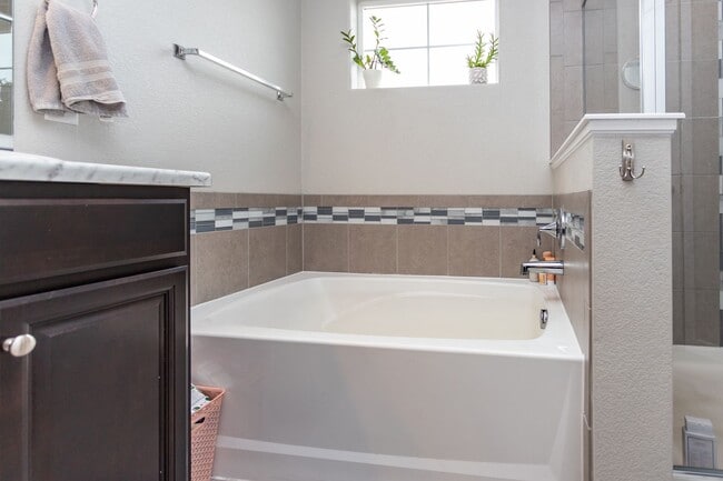 Building Photo - Exquisite 2-Story Home: Luxury Living in Tranquil Cul-de-Sac Setting!!