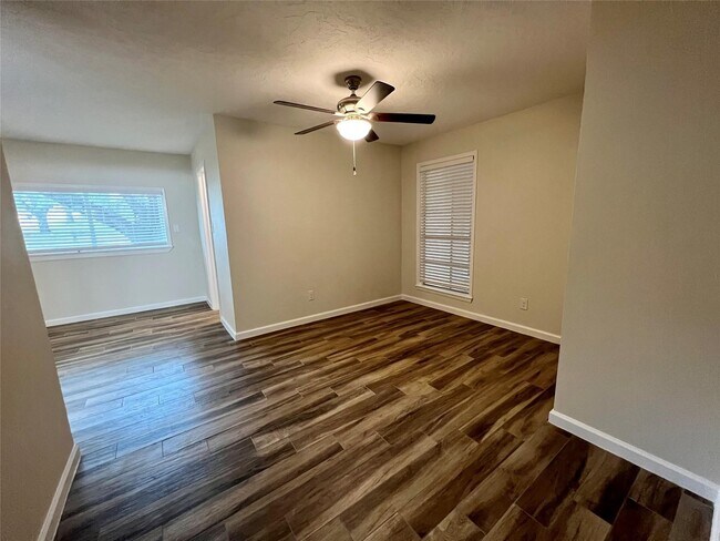 Building Photo - 1705 Westwind Dr