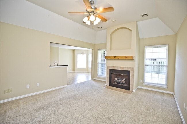 Building Photo - 1250 Torbay Trce
