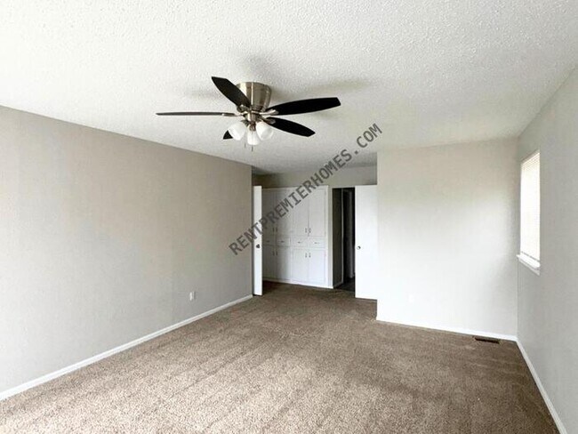 Building Photo - 2228 S Whitbourne Pl