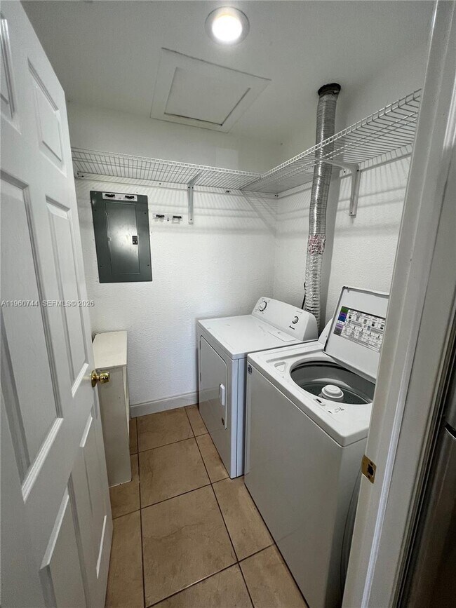 Building Photo - 28202 SW 143rd Ct