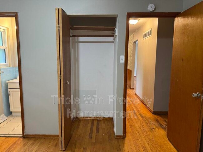 Building Photo - 10440 Gardo Ct