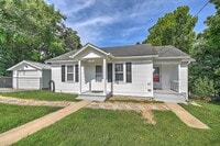 Building Photo - 2 Bedrooms / 1 Bath Home - Kingsport TN