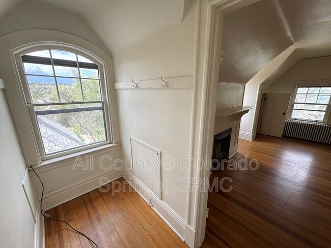 Building Photo - 1238 Wood Ave
