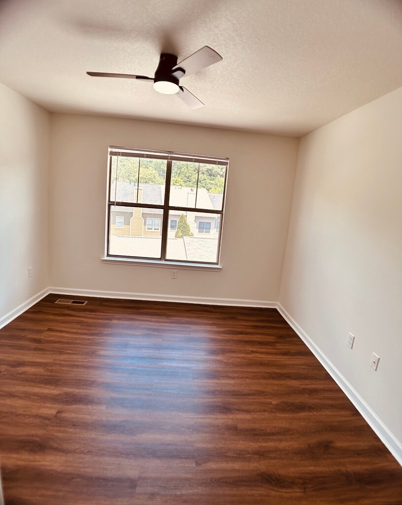 Bedroom 2 - 1575 Ridenour Pkwy NW