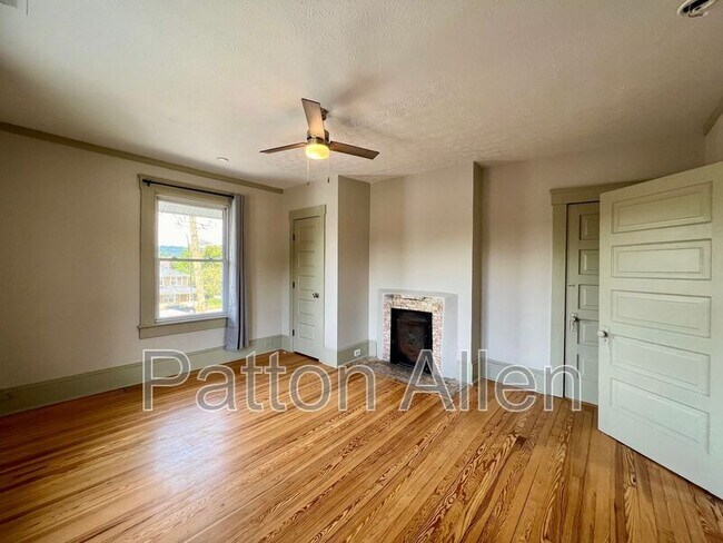 Building Photo - 301 Merrimon Ave