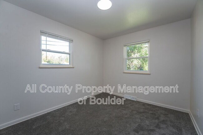 Building Photo - 1542 Lamplighter Dr