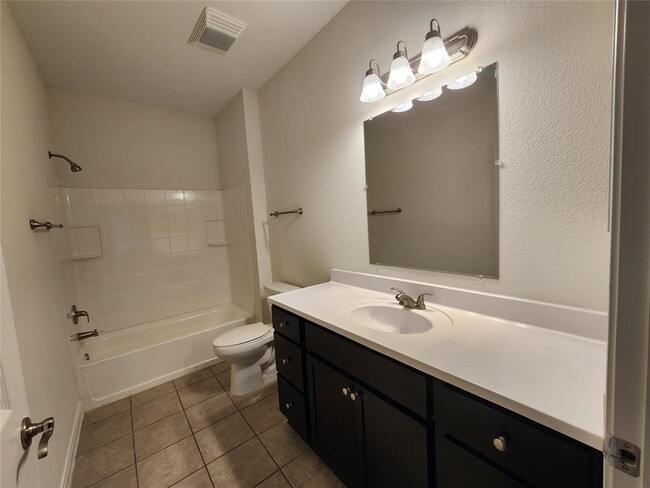 Building Photo - 6214 Lacey Oak Dr