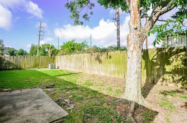 Building Photo - 1246 Summer Park Ln