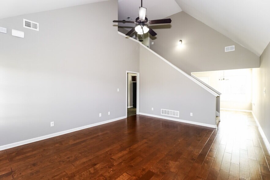 Building Photo - 9093 Tremont Dr