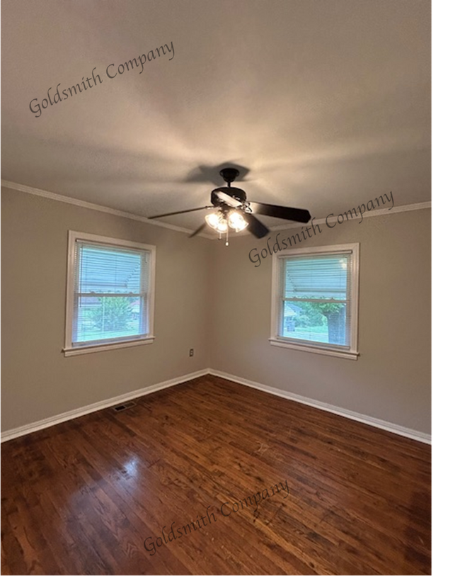 Building Photo - 3-Bedroom Home in Greenville with Cozy 100...